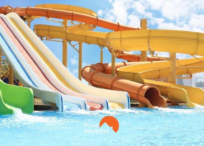 #305 Sea House By Holidays *