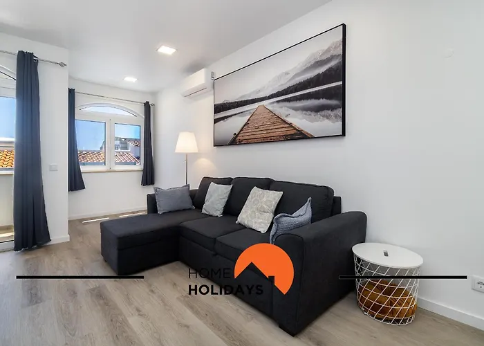 #305 Sea House By Holidays