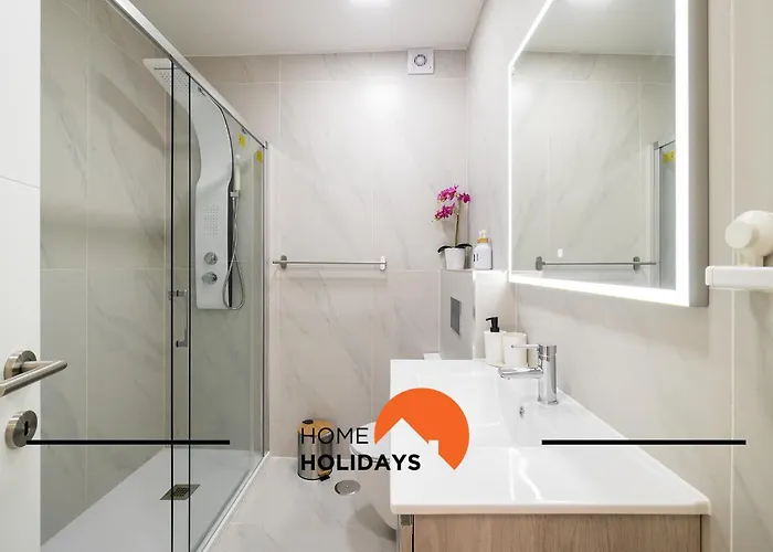 #305 Sea House By Holidays Daire *